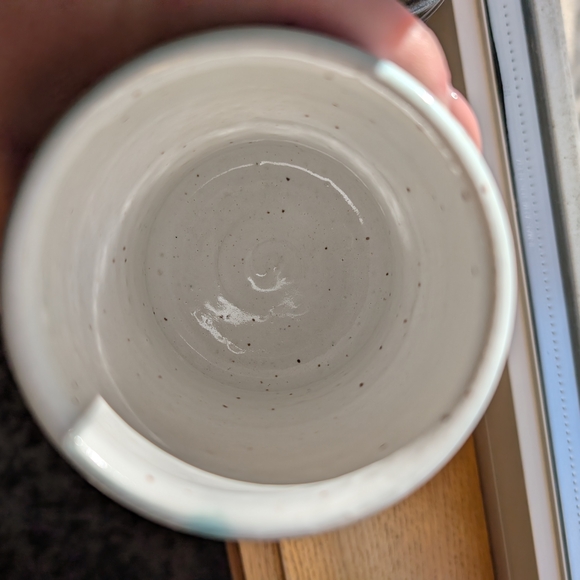 Set of Two Ceramic Cups - Black and Green - Picture 5 of 7